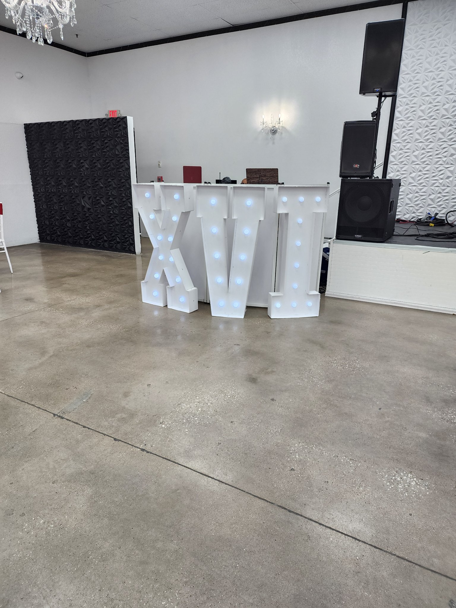 XVI